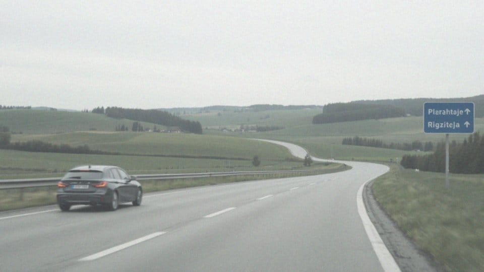 Ile się jedzie z Holandii do Polski samochodem? Przewodnik podróżny